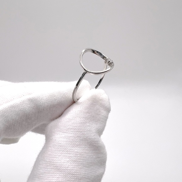 Sale $8 Firm! .925 Sterling Silver Round Ring with Cz - Picture 7 of 17